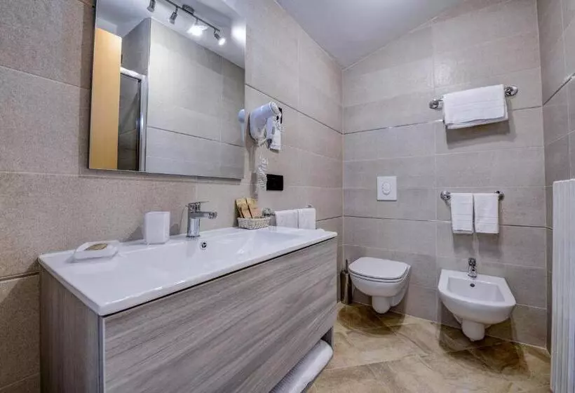 هتل Lido International