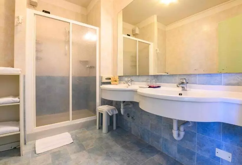 هتل Lido International