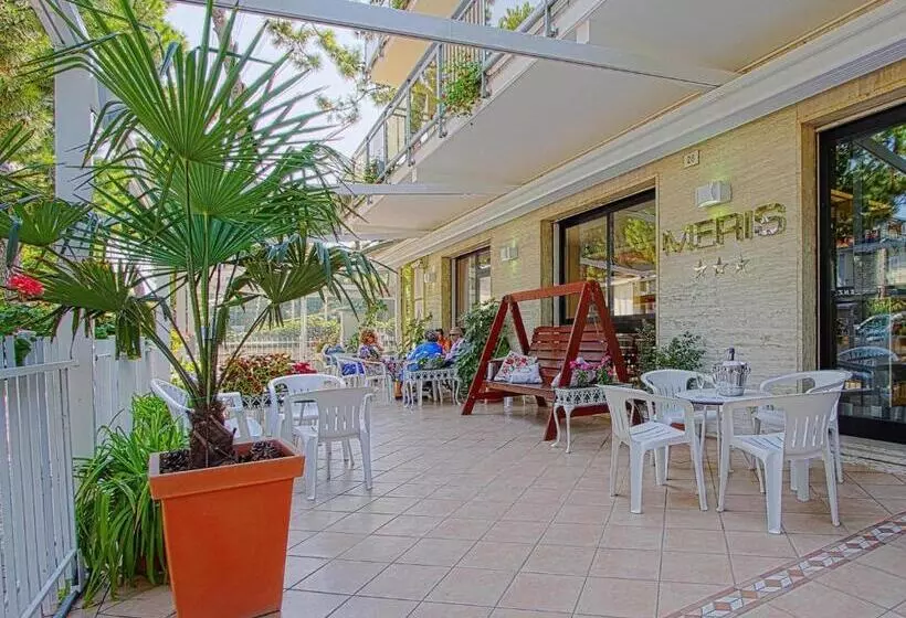 Отель Meris