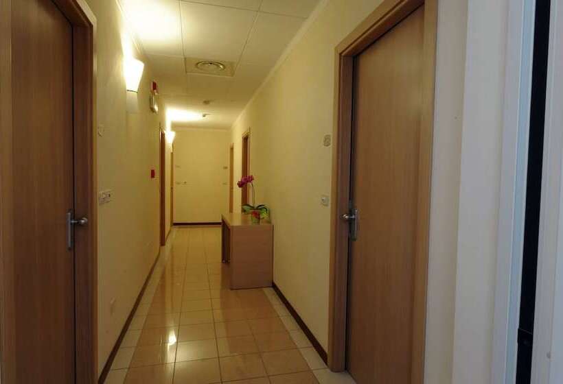 בית מלון כפרי Royal