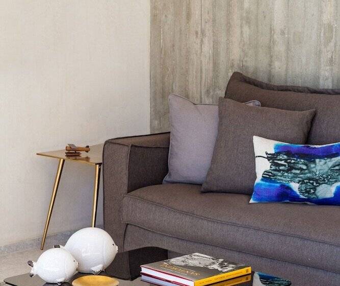 Santorini Sky, Luxury Resort