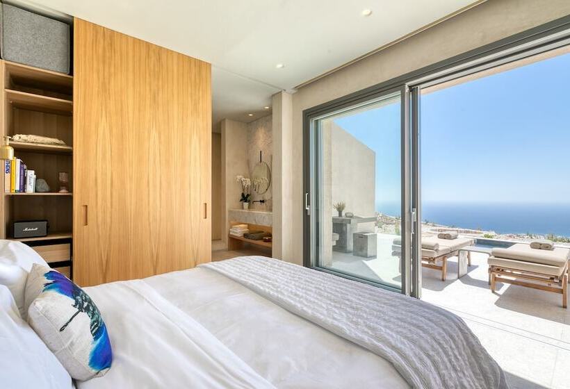 Santorini Sky, Luxury Resort