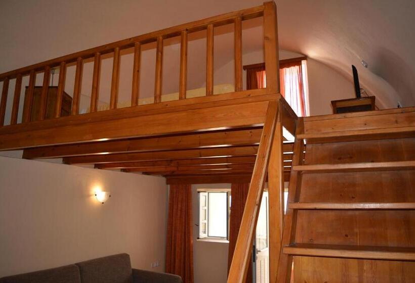 هتل Anemomilos Suites