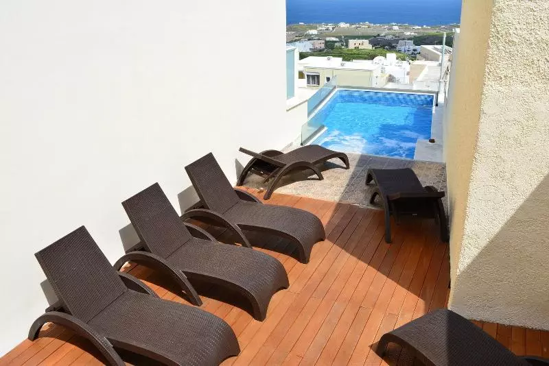 هتل Anemomilos Suites