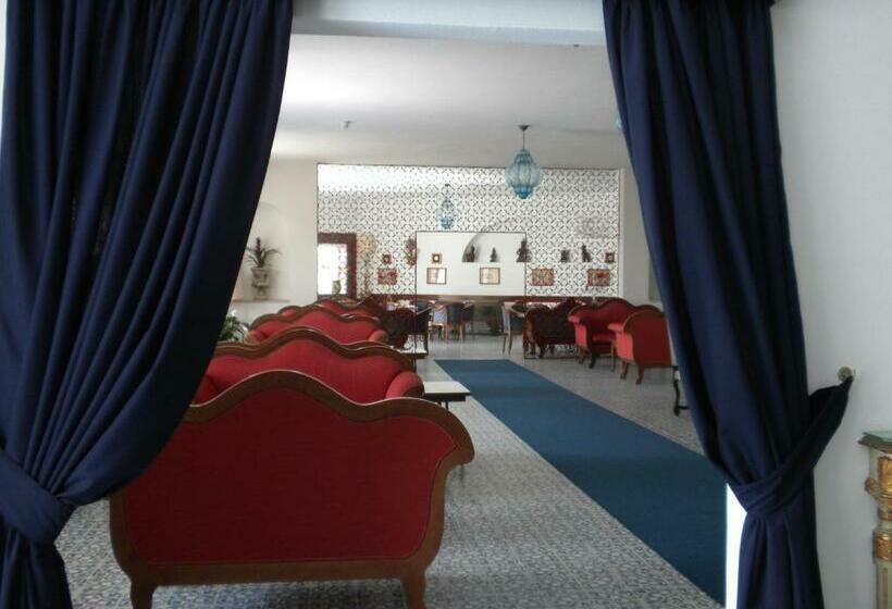 فندق Arathena Rocks