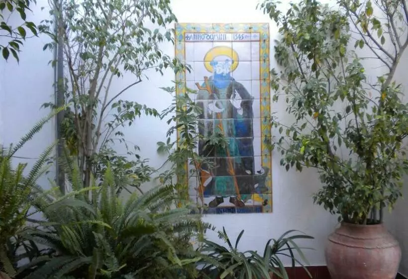 Отель Arathena Rocks