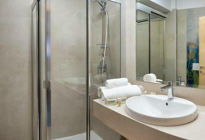 فندق Arathena Rocks