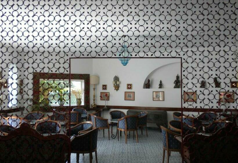 فندق Arathena Rocks