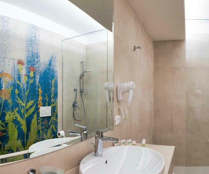 فندق Arathena Rocks