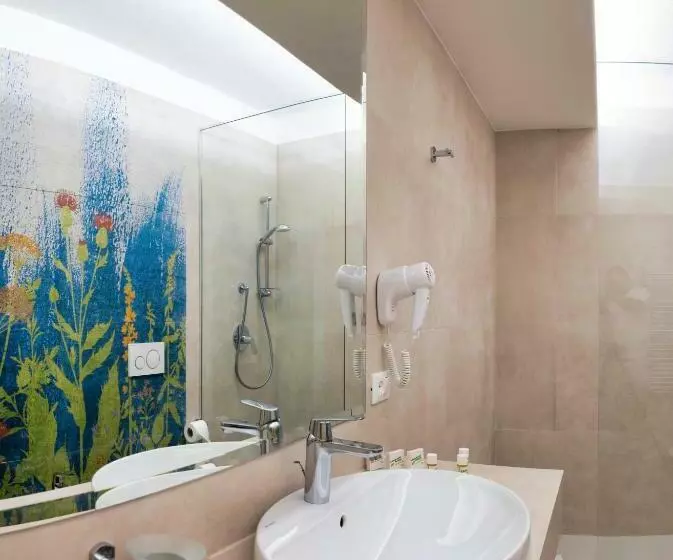 Отель Arathena Rocks