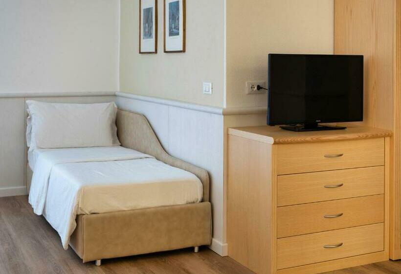 فندق Arathena Rocks