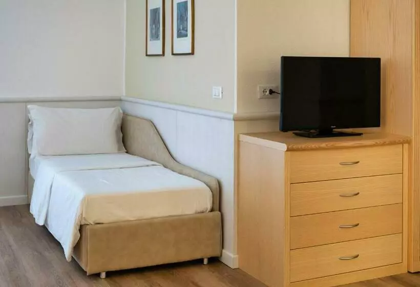 Отель Arathena Rocks