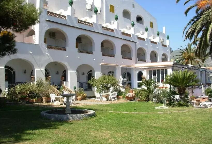 Отель Arathena Rocks