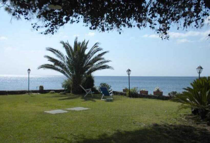 فندق Arathena Rocks