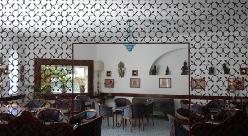 فندق Arathena Rocks