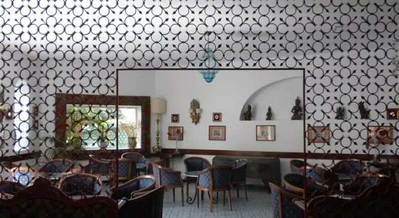 Отель Arathena Rocks