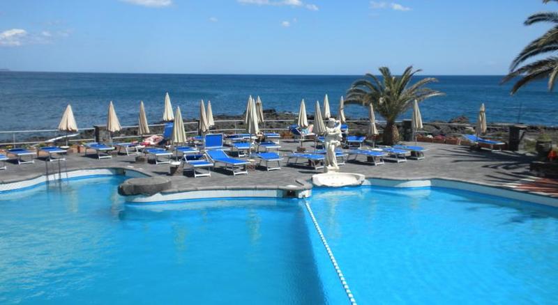 فندق Arathena Rocks