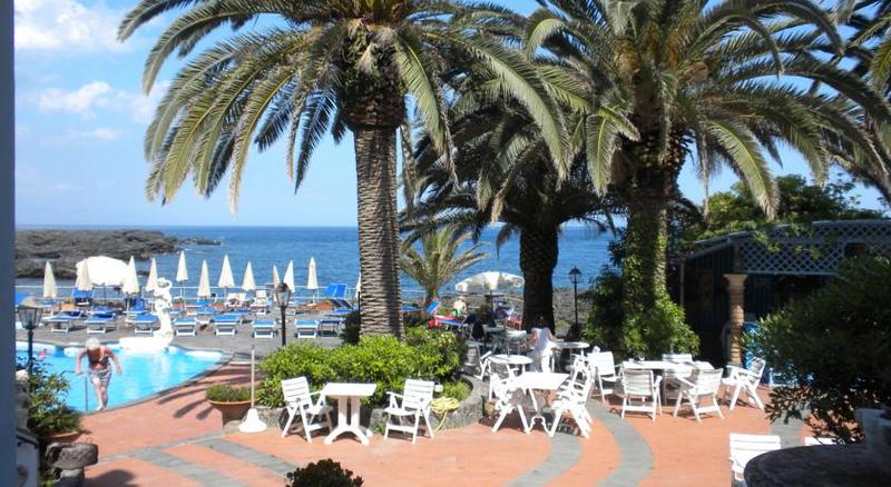 فندق Arathena Rocks