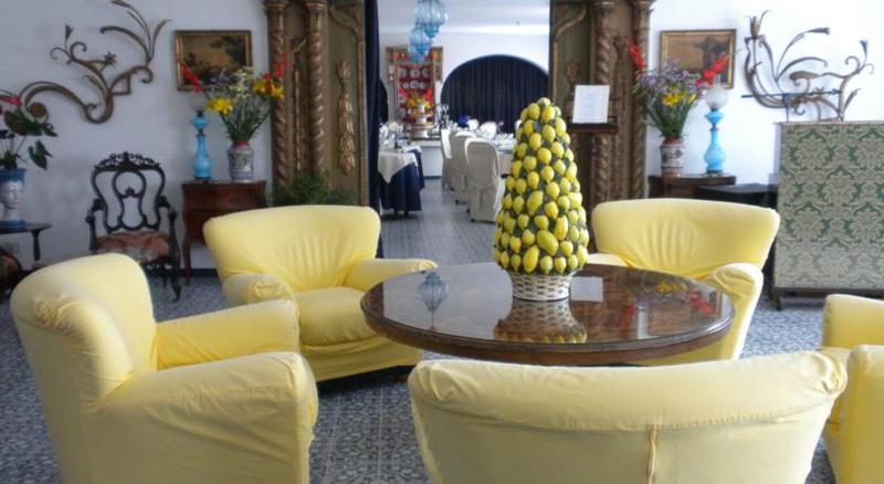 فندق Arathena Rocks