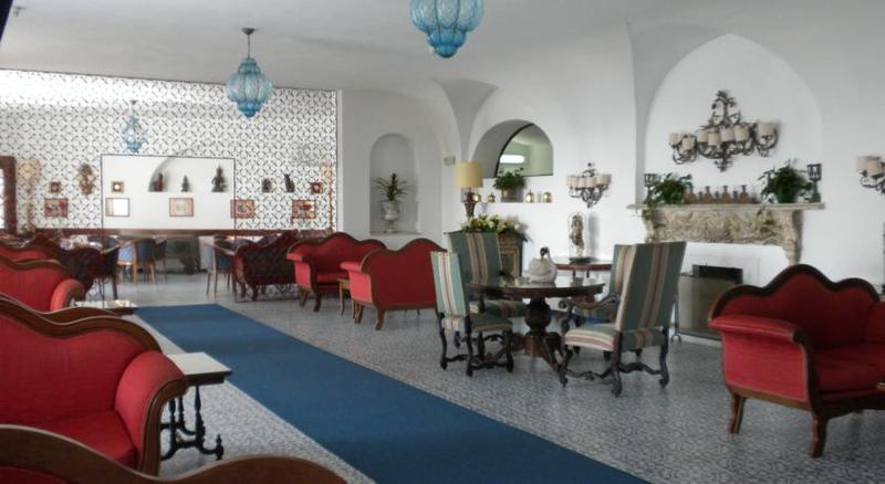 فندق Arathena Rocks