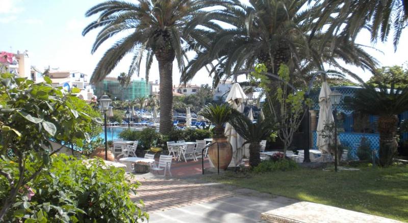 فندق Arathena Rocks