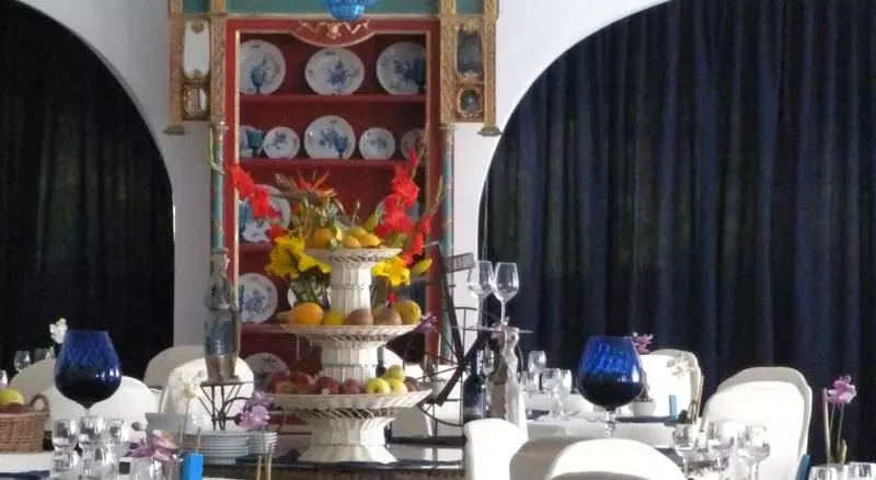 Отель Arathena Rocks