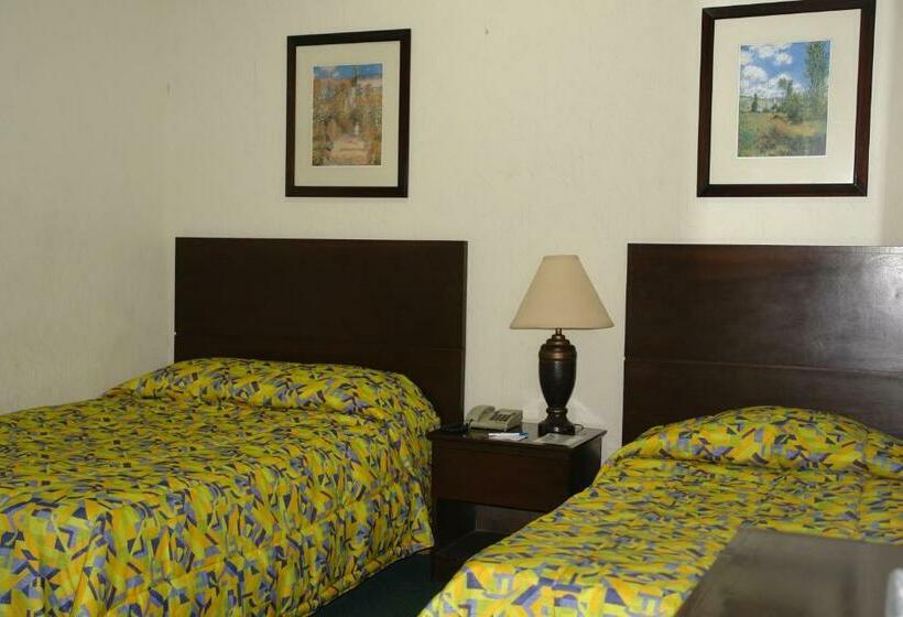 فندق Fiesta Versalles