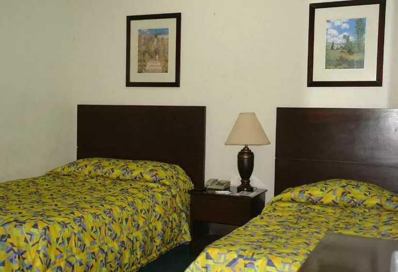 هتل Fiesta Versalles