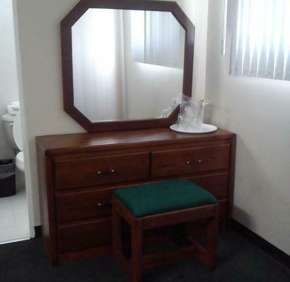 فندق Fiesta Versalles