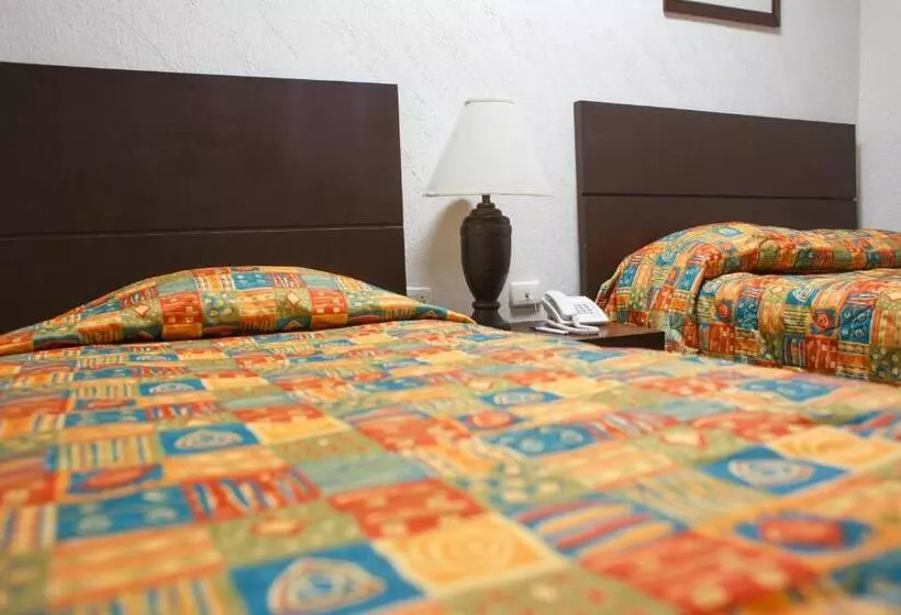 هتل Fiesta Versalles