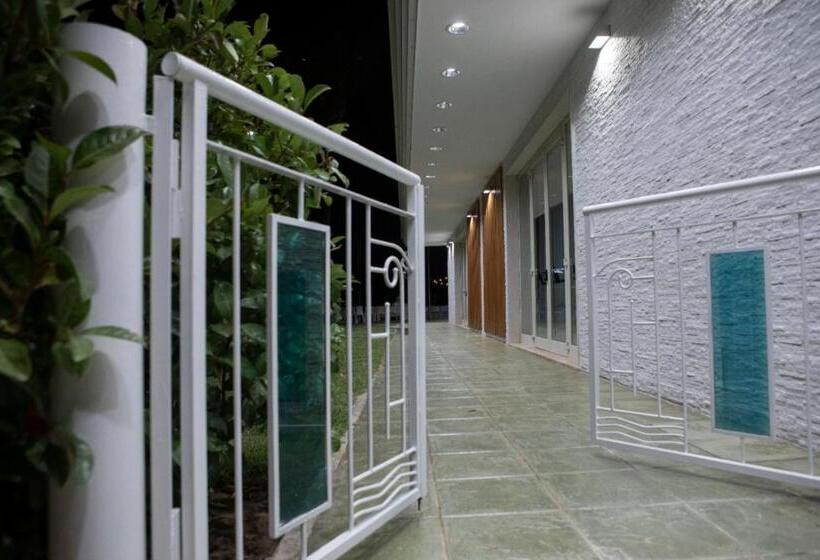 Отель Il Partenone Resort