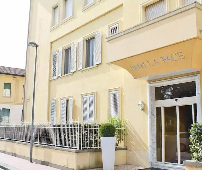 Отель La Pace