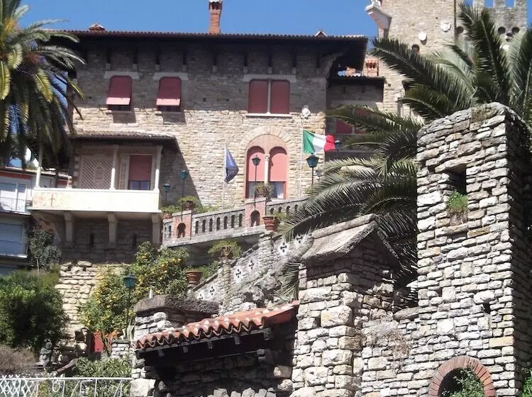 Отель La Velacastello Il Rifugio