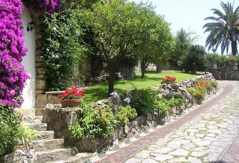 酒店 La Velacastello Il Rifugio