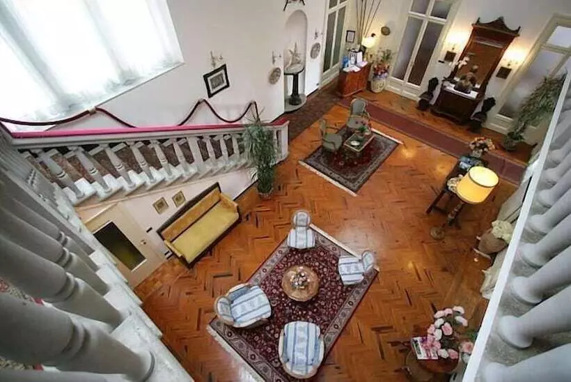 Отель La Velacastello Il Rifugio