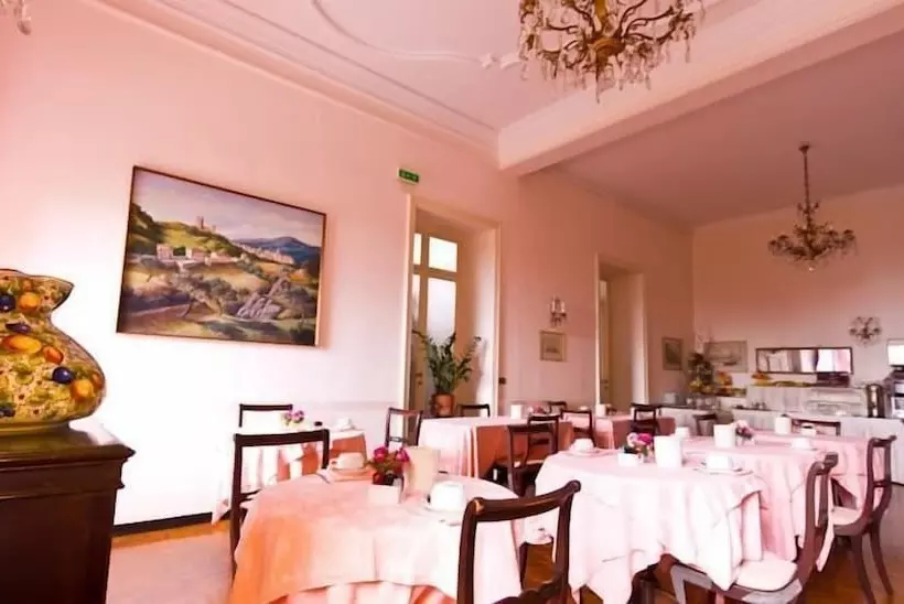 Отель La Velacastello Il Rifugio