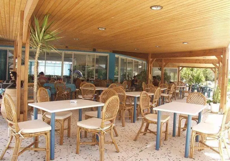 호텔 Marebello Beach Resort