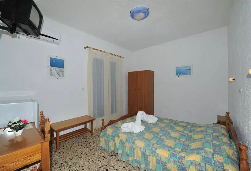 ホテル Santa Irini