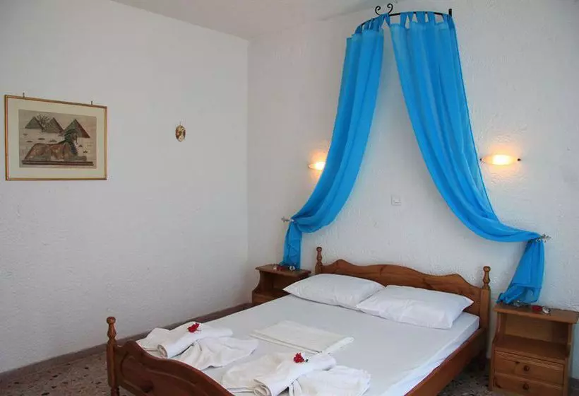 ホテル Santa Irini