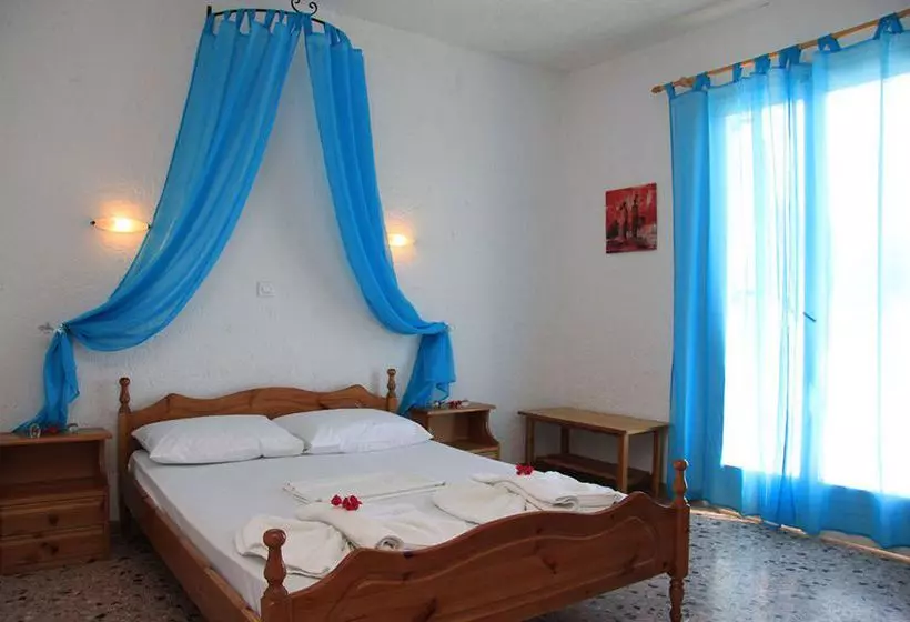 ホテル Santa Irini