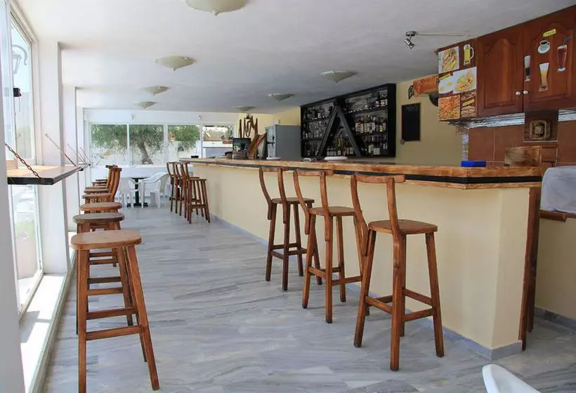 ホテル Santa Irini