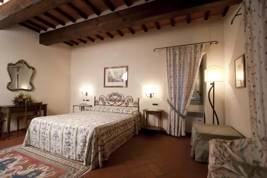 Отель Relais Torre Santa Flora