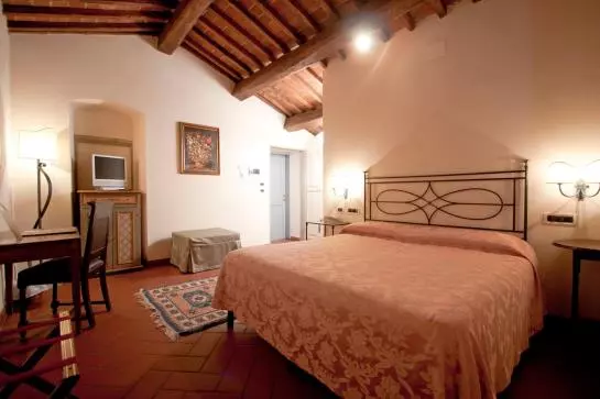 Отель Relais Torre Santa Flora