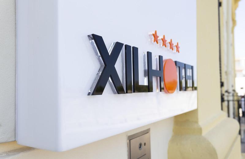 فندق Xil