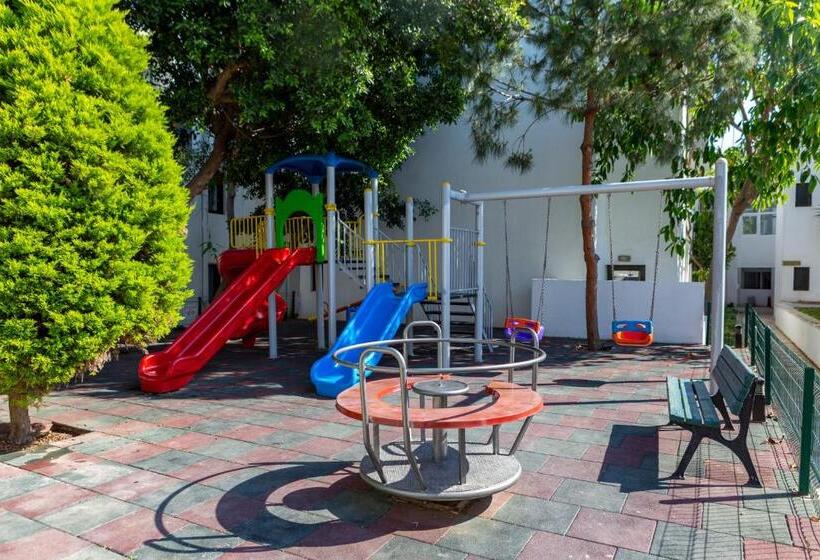 Yelken Mandalinci Spa & Wellness Hotel   All Inclusive