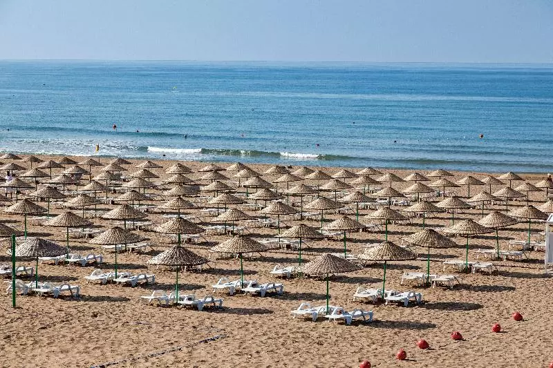 Roma Beach Resort & Spa