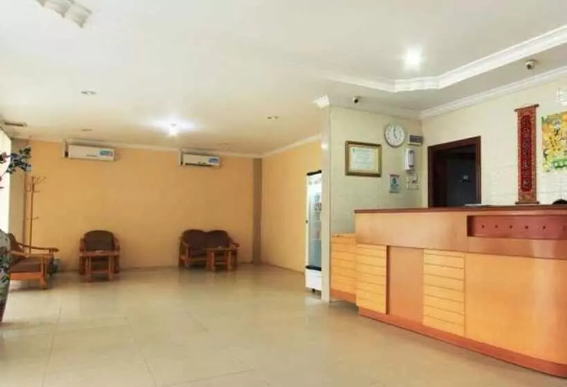 ホテル Rezeki Batam
