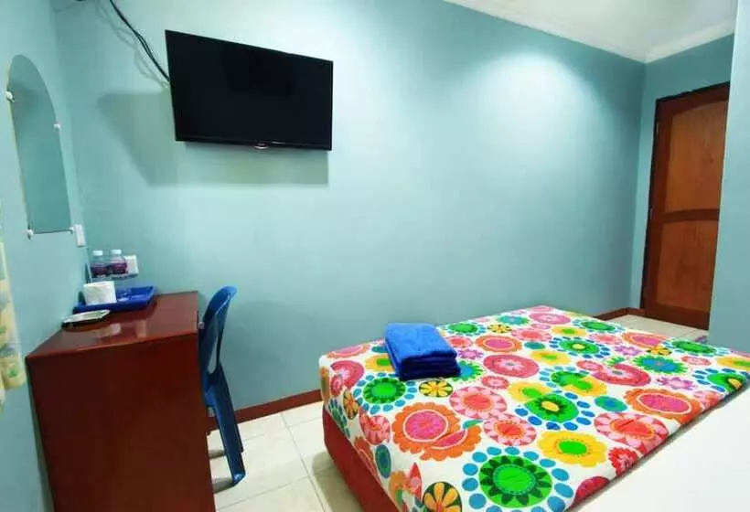 ホテル Rezeki Batam