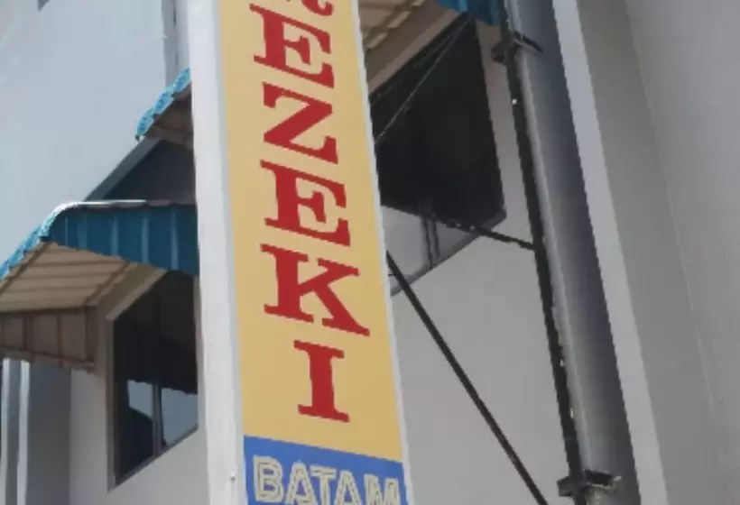 ホテル Rezeki Batam