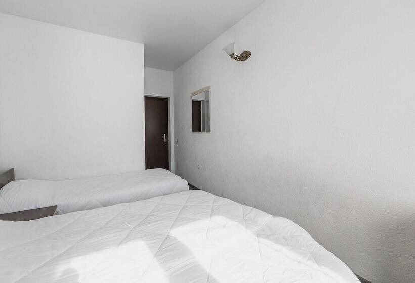 هتل Sea Outside Window